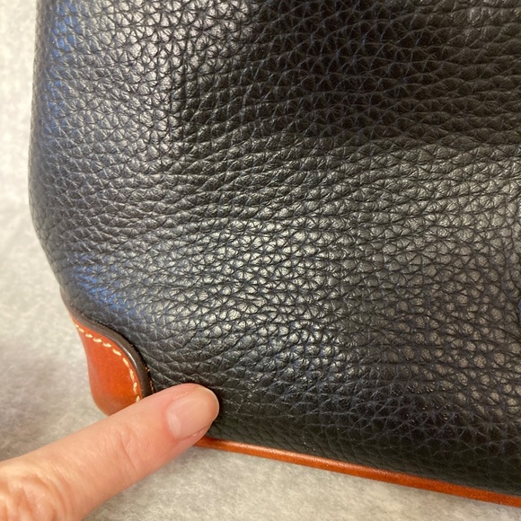 Dooney Bourke Black Pebbled Leather Brown Trim Purse With Dust Bag - Picture 6 of 15